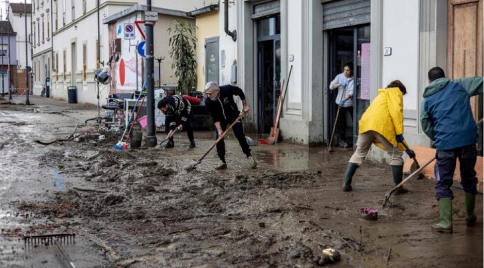 italiyada-elverishsiz-hava-sheraitine-gore-14-belediyye-ile-elaqe-kesilib