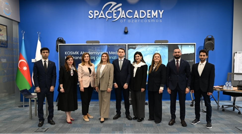 bu-il-azerbaycan-mekteblileri-kosmosa-spacex-raketi-ile-kichikolchulu-peyki-buraxacaqlar-fotolar