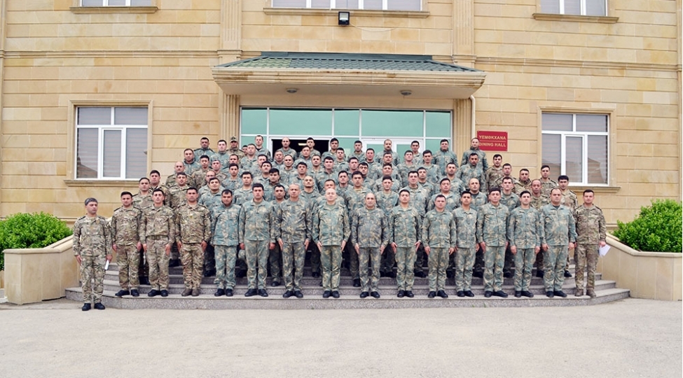 milli-mudafie-universitetinde-zabit-heyetinin-tekmilleshdirme-kursunun-70-ci-buraxilish-merasimi-kechirilib-fotovideo