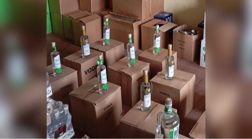 bilesuvarda-topdansatish-anbarinda-saxta-alkoqollu-ichkiler-ashkarlanib