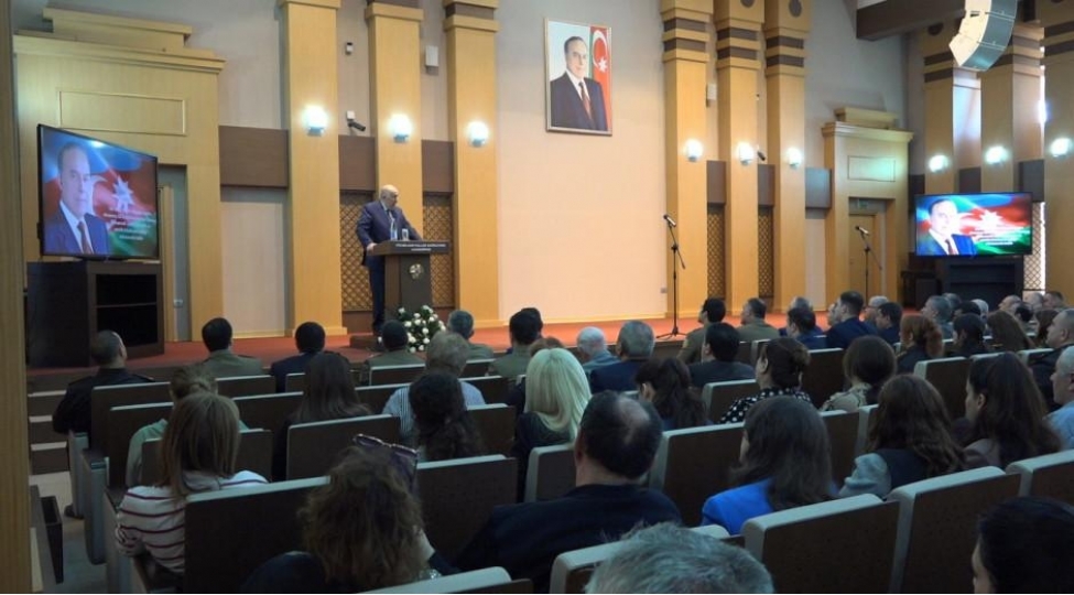 fhn-heyder-eliyevin-anadan-olmasinin-102-ci-ildonumu-munasibetile-tedbir-kechirib