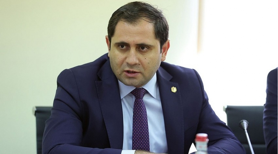 ermenistan-mudafie-naziri-almaniyaya-ishguzar-sefere-yollanib