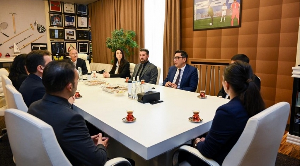 ferid-qayibov-turkiyenin-gencler-ve-idman-nazirliyinin-numayendeleri-ile-gorushub