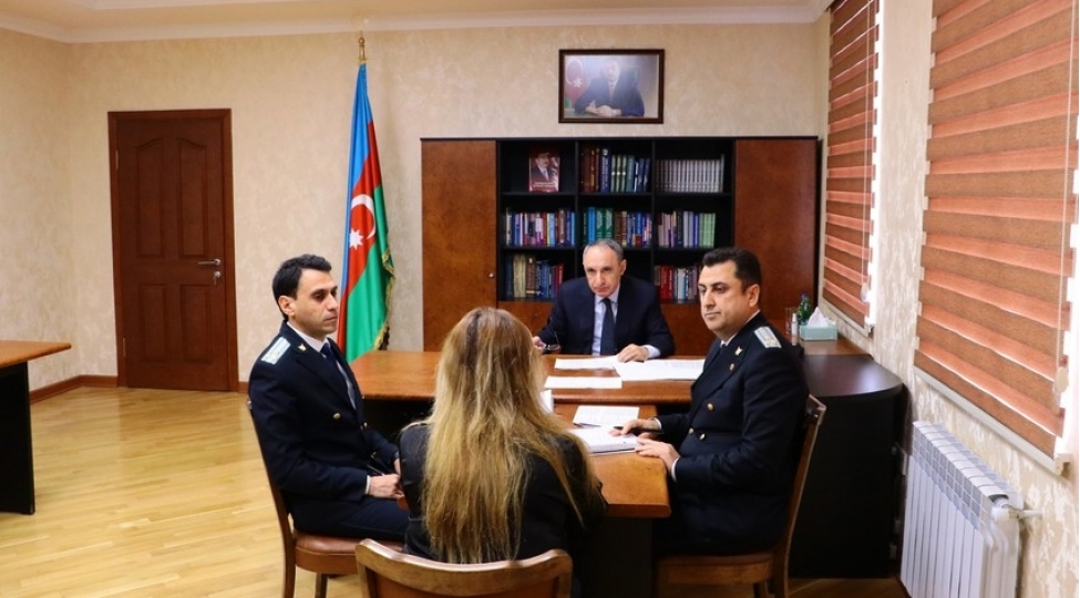bash-prokuror-bakinin-nizami-rayonunda-vetendashlari-qebul-edib