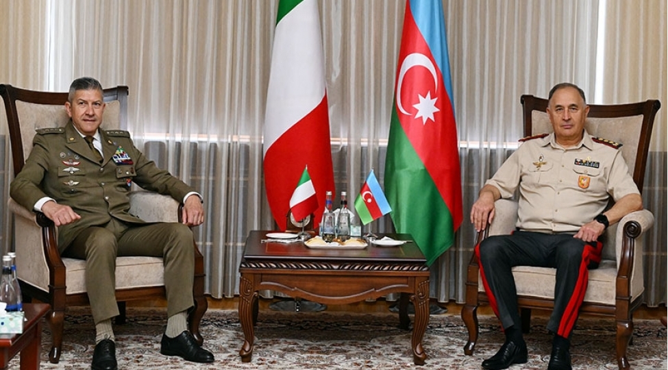 azerbaycan-ordusunun-bash-qerargah-reisi-italiya-numayende-heyetini-qebul-edib-video