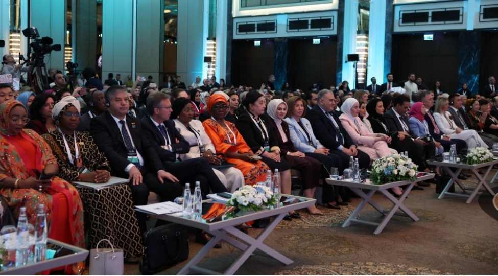 bahar-muradova-istanbulda-beynelxalq-aile-forumunda-chixish-edib