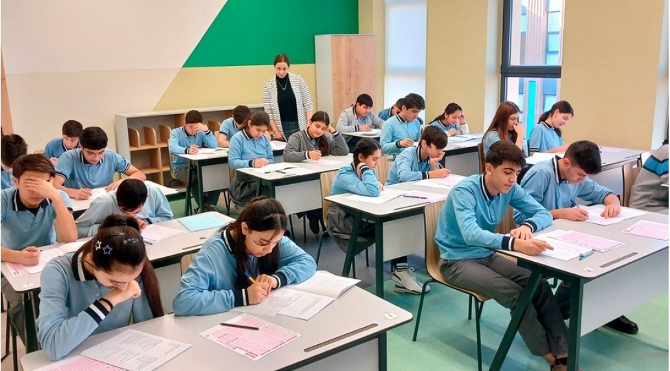 mayin-30-dan-shagirdlerin-yerdeyishmesi-muveqqeti-dayandirilir