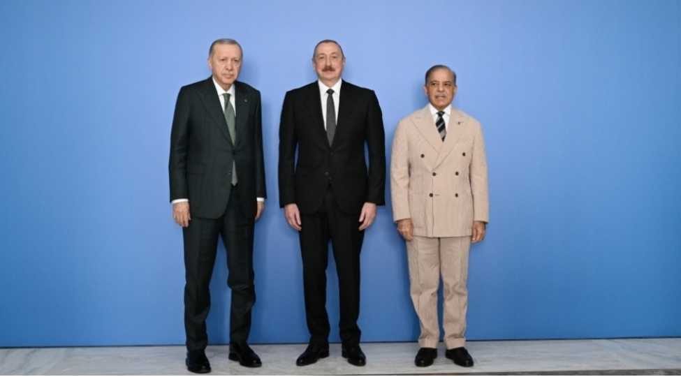 dostluq-ve-qardashliga-xidmet-gosteren-azerbaycan-turkiye-pakistan-zirve-gorushu