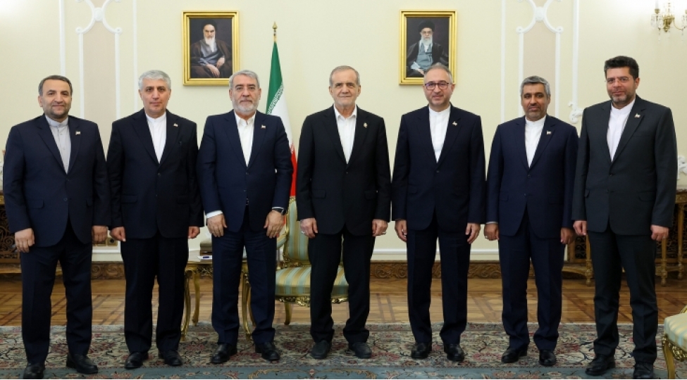 pezeshkian-iranin-azerbaycandaki-yeni-sefirini-qebul-edib