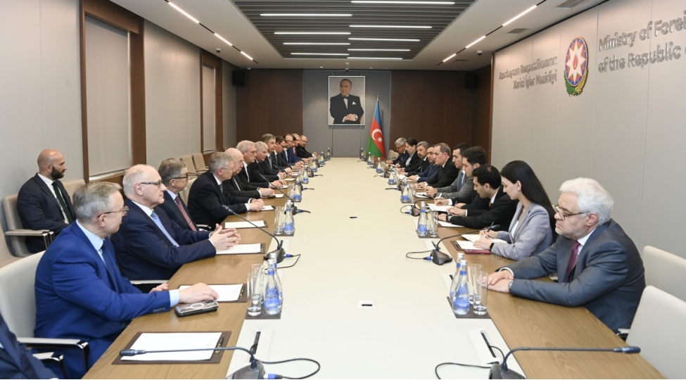 azerbaycanla-rusiya-arasinda-ikiterefli-munasibetler-muzakire-olunub-2