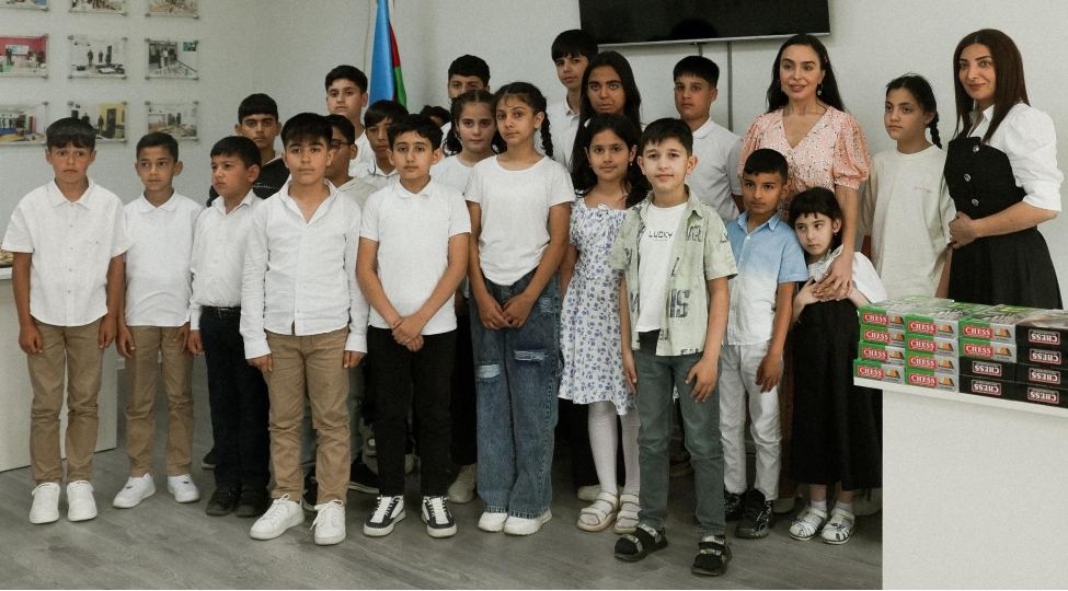 leyla-eliyeva-ve-arzu-eliyeva-xizi-rayonuna-sefer-edibler