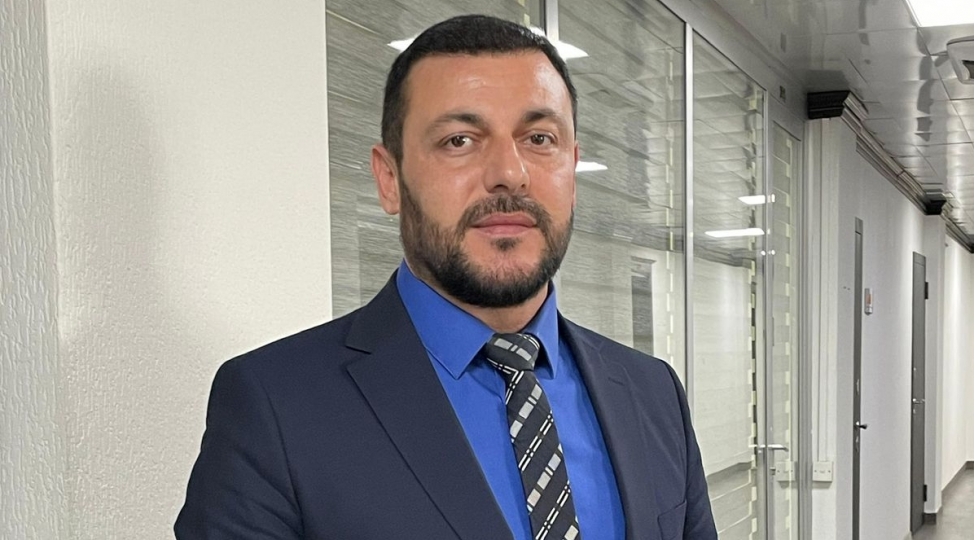 adra-bolgelerde-de-muasir-reklam-infrastrukturunun-inkishafi-uchun-sahibkarlarla-emekdashliq-edir-huseyn-azeri