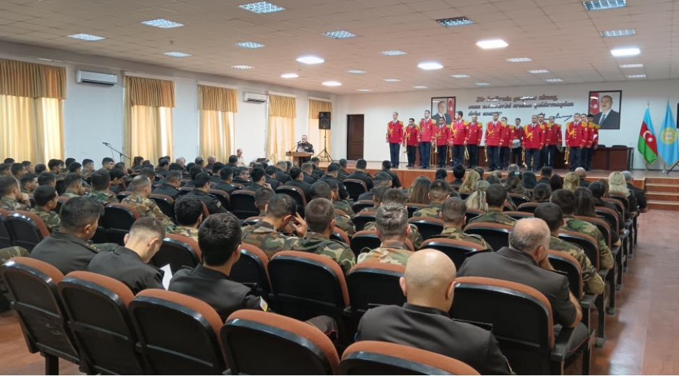 fhn-in-mulki-mudafie-qoshunlarinda-silahli-quvveler-gunu-qeyd-olunub