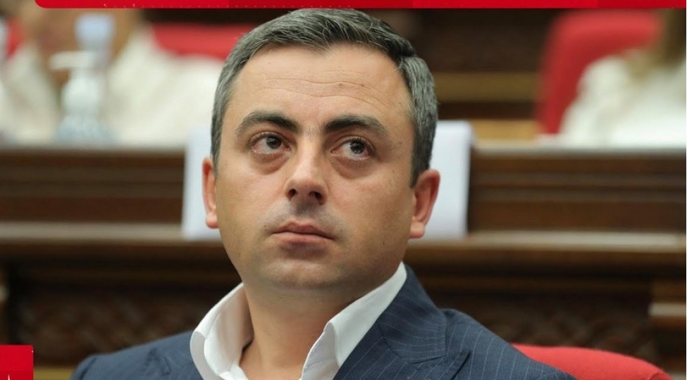 ermeni-deputat-makron-olkemizde-avtoritar-sistemi-teshviq-edir