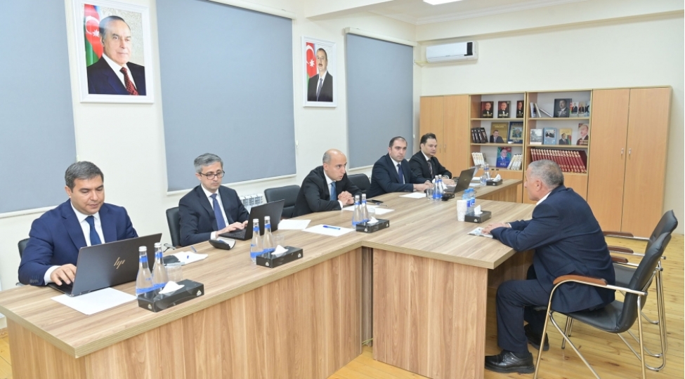 elm-ve-tehsil-naziri-dashkesende-vetendashlarin-muracietlerini-dinleyib