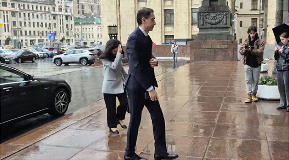 azerbaycan-sefiri-rusiya-xin-e-getdi-video