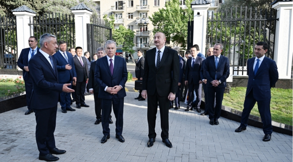 prezidentler-ilham-eliyev-ve-shavkat-mirziyoyev-ozbekistanin-azerbaycandaki-sefirliyinin-yeni-binasinin-achilishinda-ishtirak-edibler-yenilenibfoto