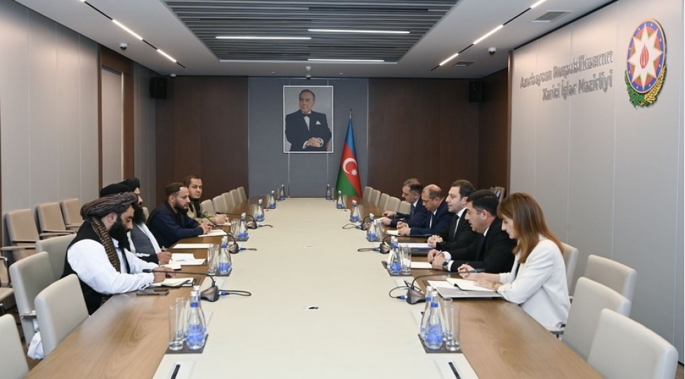 elnur-memmedov-efqanistanli-hemkari-ile-gorushub-emekdashliq-sahelerini-muzakire-edib