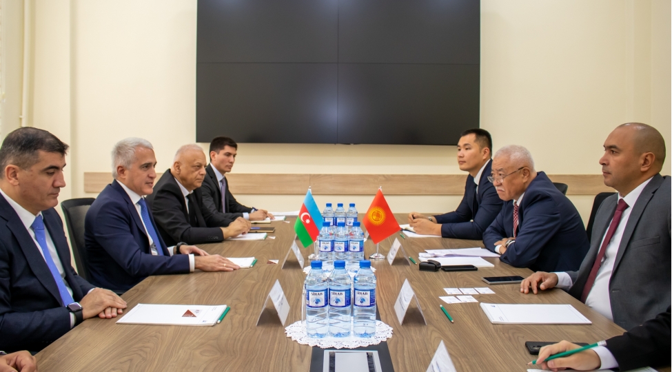 emta-nin-idare-heyetinin-sedri-qirgizistan-enerji-hesablama-merkezi-asc-nin-bash-direktoru-ile-gorushub