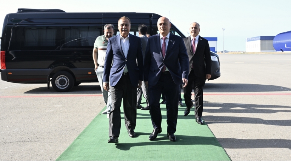 pakistan-milli-assambleyasinin-sedri-azerbaycana-resmi-sefere-gelib