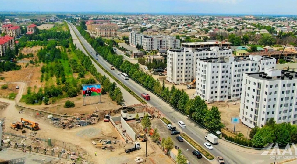 yevlax-sheherinde-yeralti-piyada-kechidinin-inshasi-davam-edir