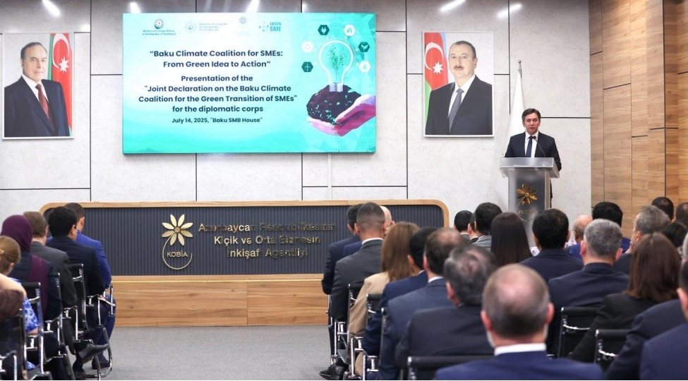 xarici-diplomatik-korpusun-numayendeleri-uchun-baki-iqlim-koalisiyasina-dair-teqdimat-kechirilib