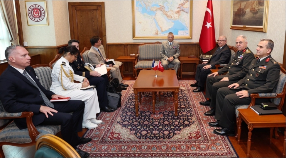 turkiyenin-mudafie-naziri-fransa-silahli-quvvelerinin-bash-qerargah-reisini-qebul-edib