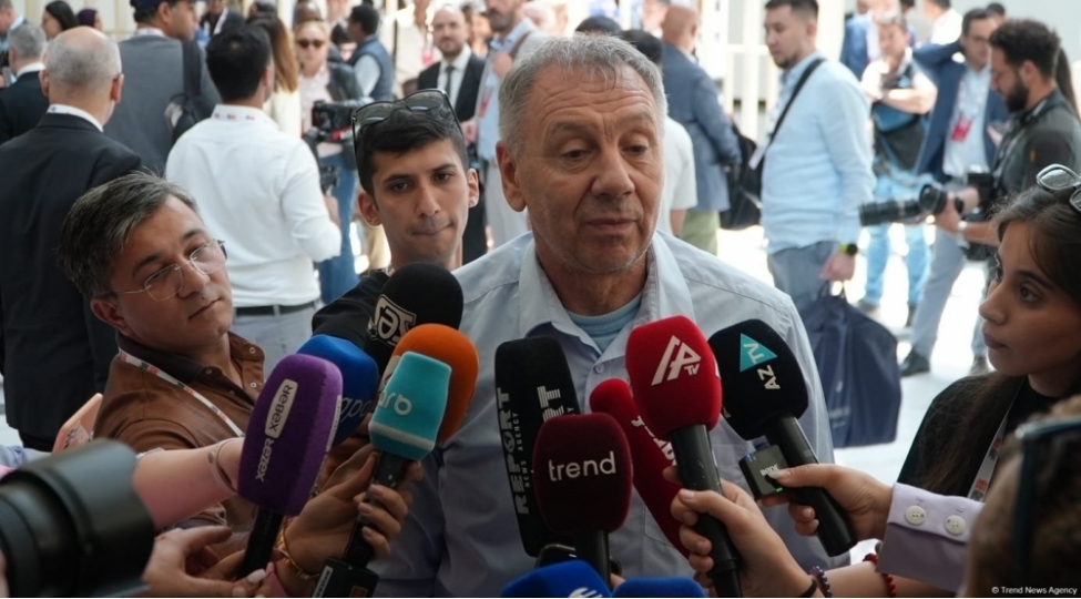 sergey-markov-biz-prezident-ilham-eliyevle-qlobal-forumda-dialoqu-sebirsizlikle-gozleyirik