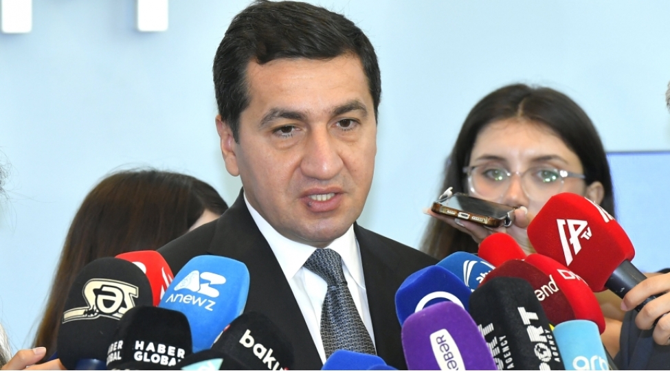 hikmet-haciyev-peshekar-jurnalistikanin-suni-intellektin-manipulyativ-tesirlerine-meruz-qalmasi-ehtimali-gundeme-gelir