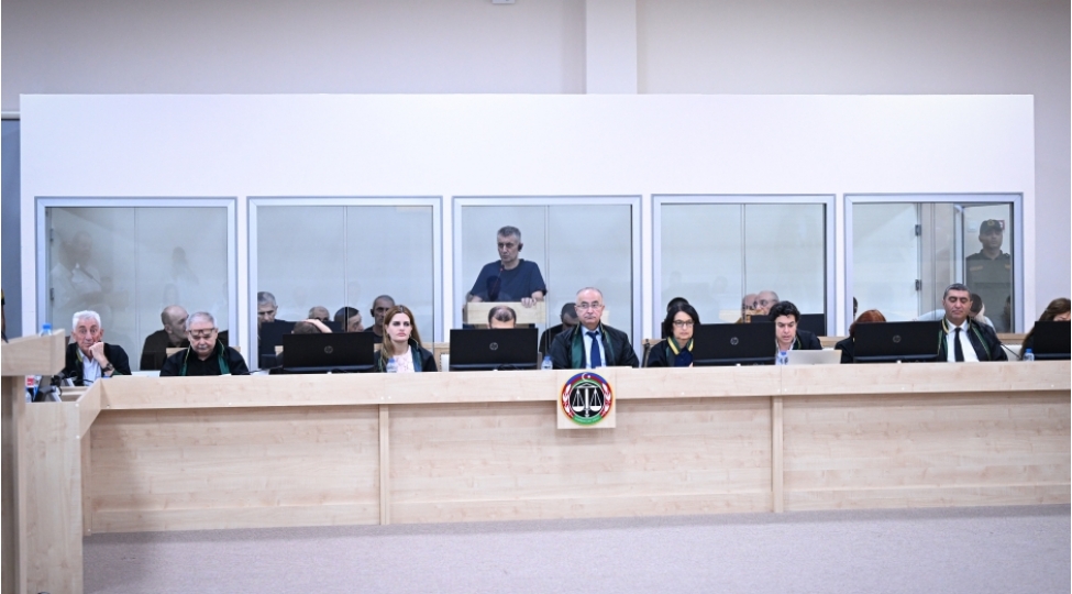 yaralanmish-evleri-dagidilmish-esir-ve-girovluqda-olmush-60-dan-chox-zererchekmish-shexs-mehkemede-ifade-verib