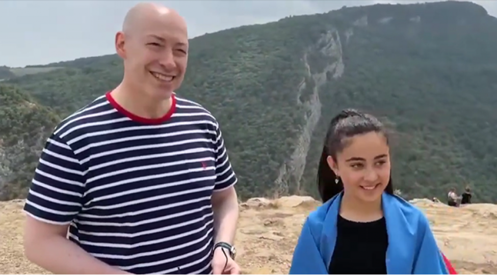 shushada-qordonla-azerbaycanli-qizin-tesirli-sohbeti-video