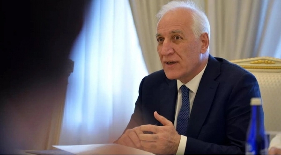 deyesen-resmi-irevan-gerchekleri-anlamaga-bashlayib