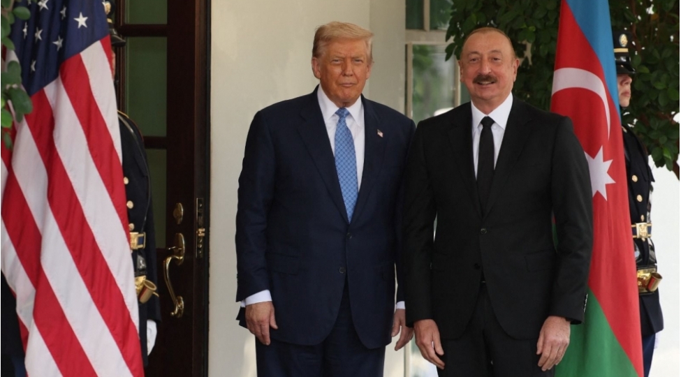 prezident-ilham-eliyevin-xdeki-hesabinda-trampla-gorushunden-fotolar-paylashilib