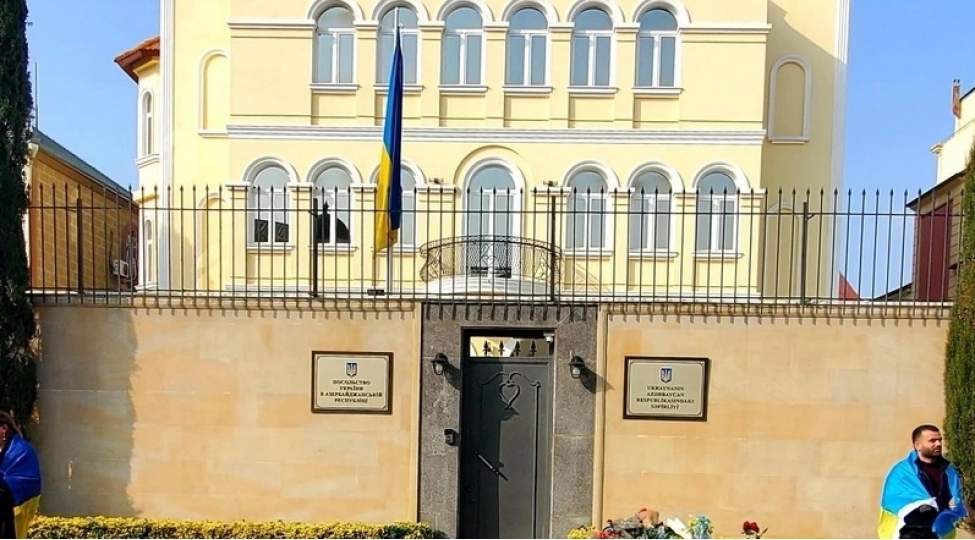 ukrayna-sefirliyinde-rusiyanin-hucumunun-qurbanlarinin-xatiresine-bashsagligi-kitabi-achilib