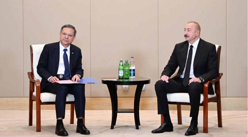 prezident-ilham-eliyev-tiencinde-china-energy-engineering-corporation-limited-shirketinin-rehberi-vezifesini-icra-eden-ni-cen-ile-gorushub