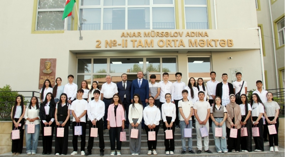 dashkesende-ali-mekteblere-qebul-olunmush-genclerle-gorush-kechirilib