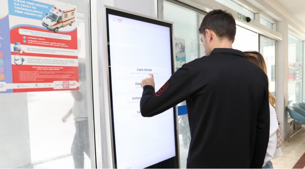 kliniki-tibbi-merkezde-elektron-novbe-sistemi-istifadeye-verilib