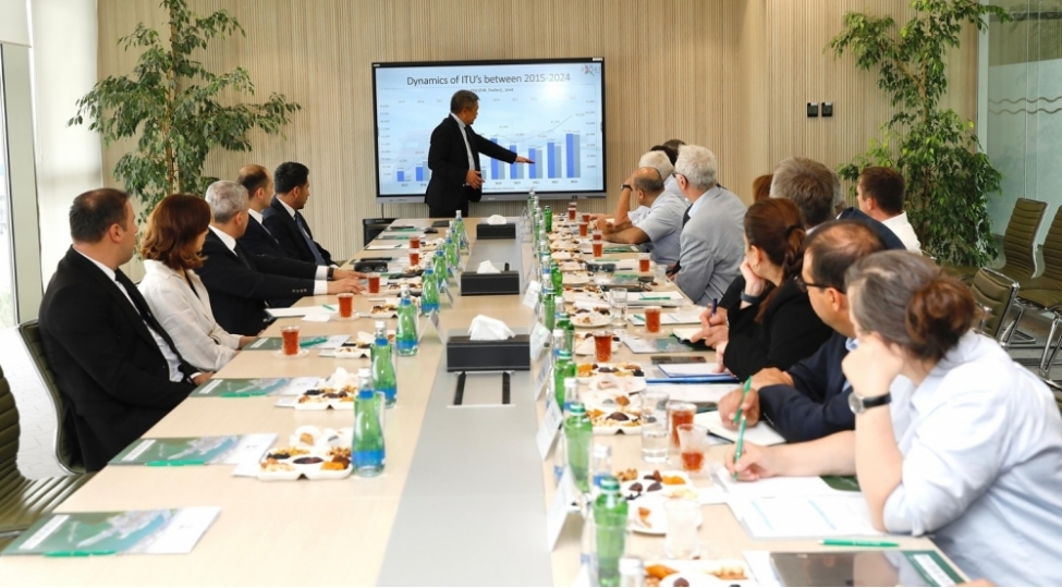 almaniya-ticaret-palatasinin-numayende-heyeti-baki-limanina-sefer-edib