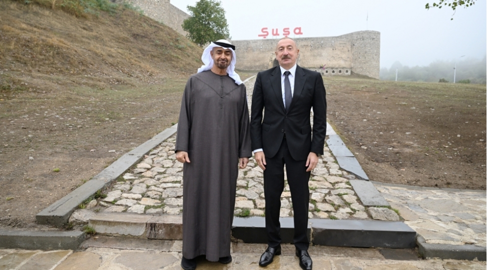 azerbaycanin-ve-birleshmish-ereb-emirliklerinin-prezidentleri-shusha-qalasinin-onunde-foto-chekdiribler-foto