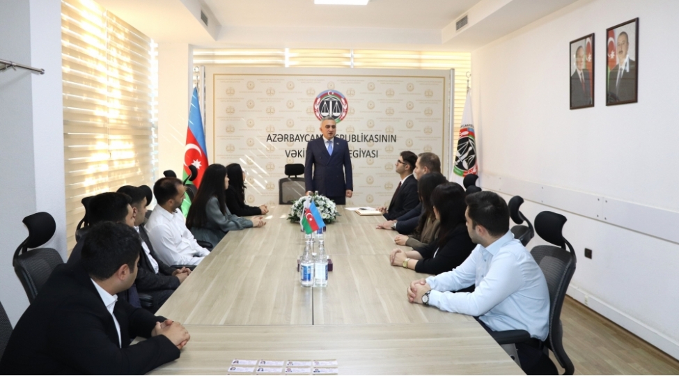 vekiller-kollegiyasinin-sedri-ishe-yeni-qebul-edilen-vekil-komekchileri-ile-gorushub-4