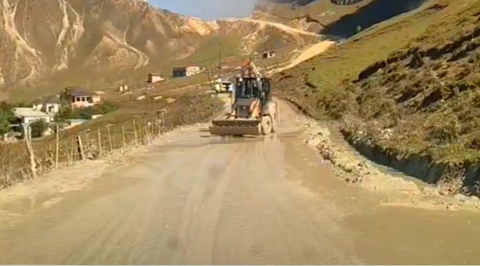 laza-kendinin-yolu-lil-ve-palchiqdan-temizlenib
