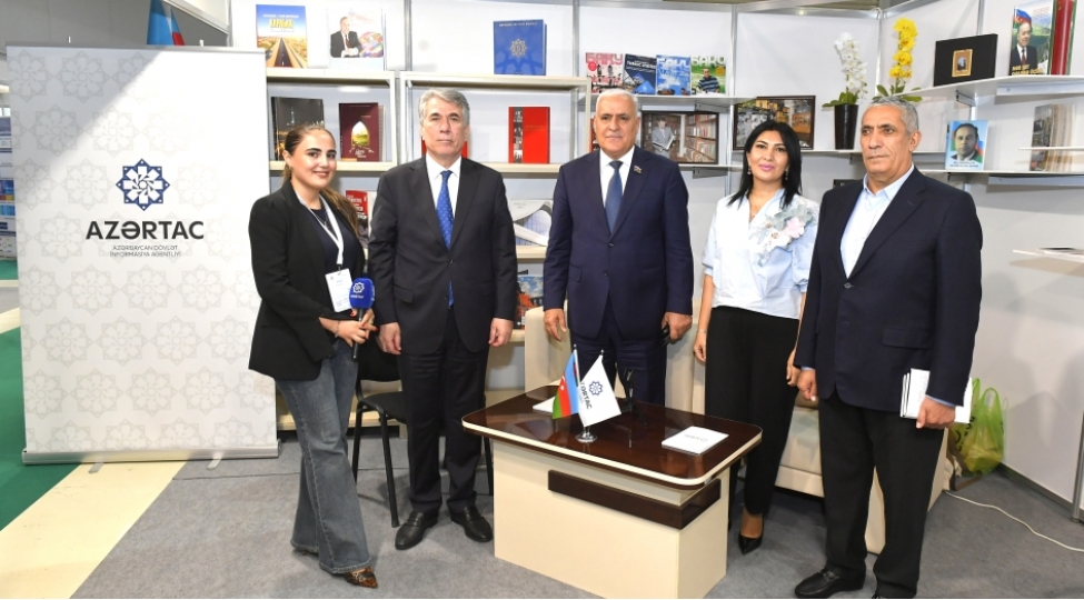 xi-baki-beynelxalq-kitab-sergisinin-altinci-gunu-bir-sira-tedbirlerle-davam-edir