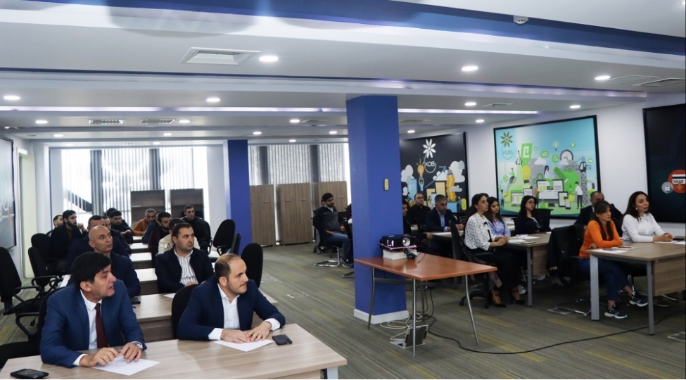 xachmaz-sheherinde-sahibkarlar-uchun-menshe-sertifikati-alt-modulundan-istifadeye-dair-maariflendirici-gorush-kechirilib