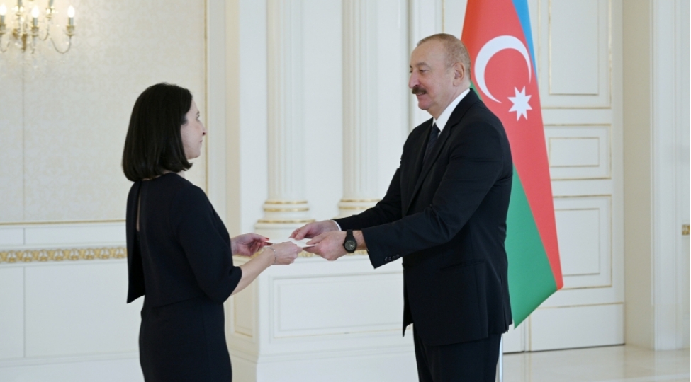 azerbaycan-prezidenti-fransanin-yeni-sefirinin-etimadnamesini-qebul-edib-foto