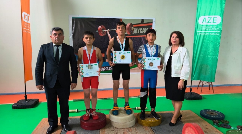 shehidin-xatiresine-idman-turniri