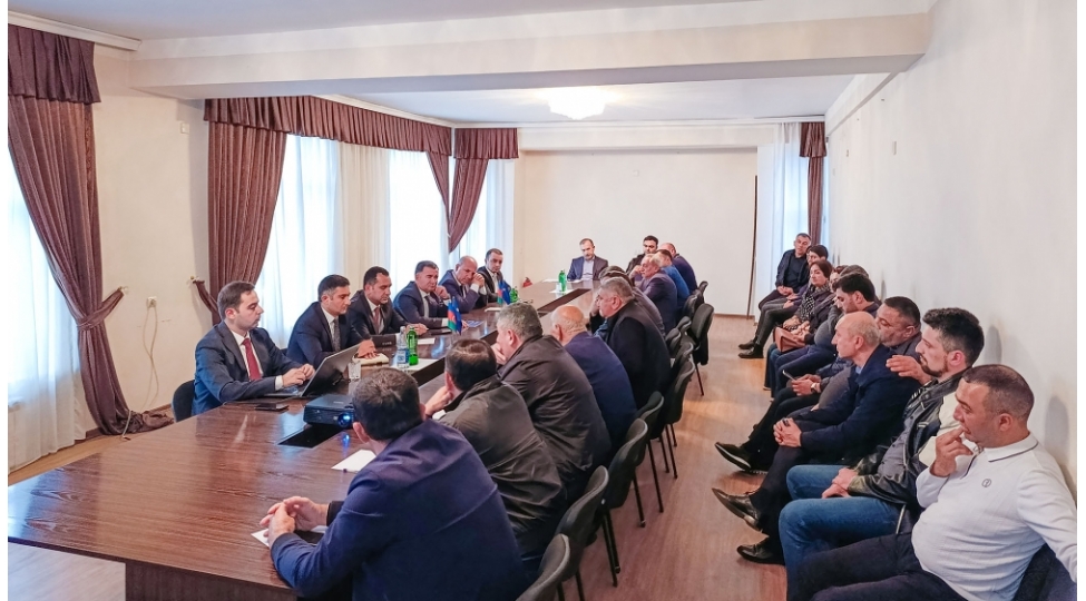 gence-sheherinde-ixracatchilar-uchun-menshe-sertifikati-alt-modulundan-istifadeye-dair-maariflendirici-gorush-kechirilib