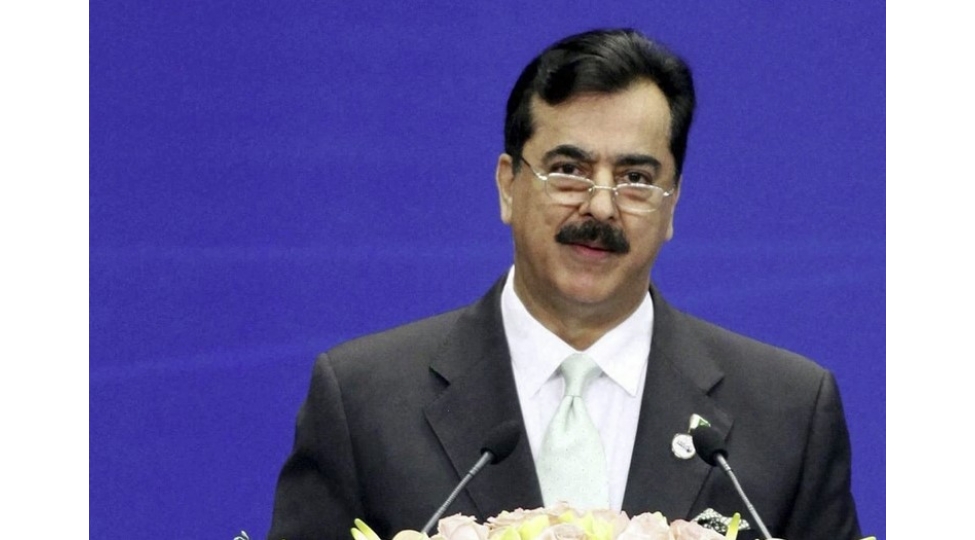 konstitusiya-dovlet-ve-xalq-arasinda-korpu-rolunu-oynayir