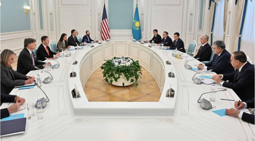 qazaxistan-prezidenti-donald-trampin-xususi-numayendesi-ile-gorushub