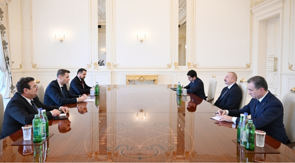 prezident-ilham-eliyev-ruminiya-parlamenti-senatinin-sedrini-qebul-edib