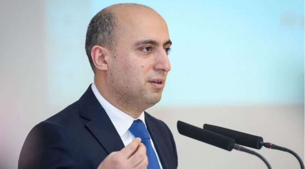 tamshtatli-muellimin-maashi-olke-uzre-orta-maashdan-en-azi-iki-defe-yuksek-olmalidir